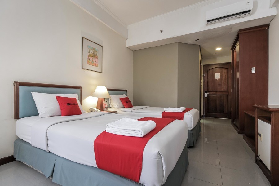 The Paragon Hotel by RedDoorz