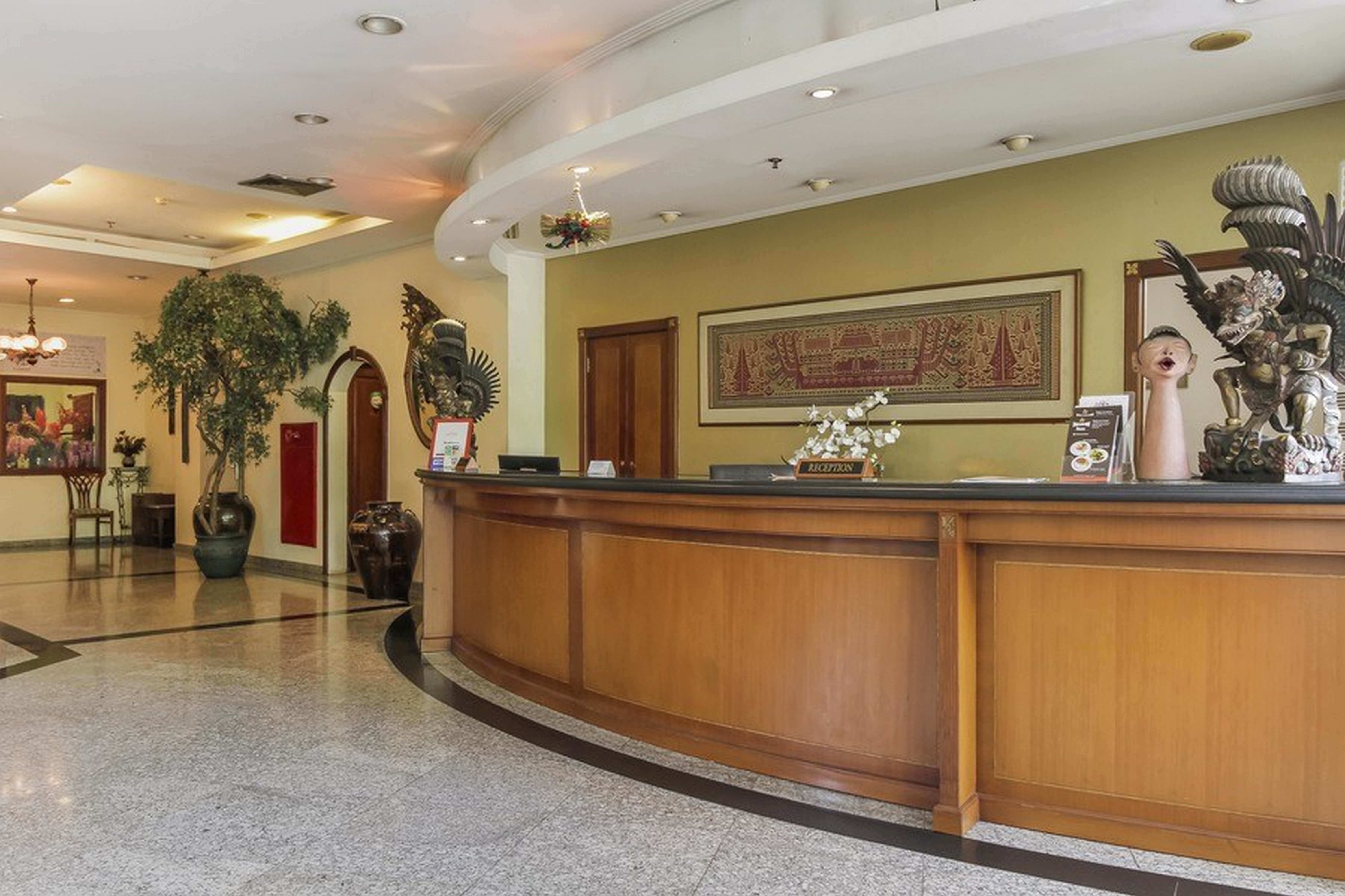 The Paragon Hotel by RedDoorz