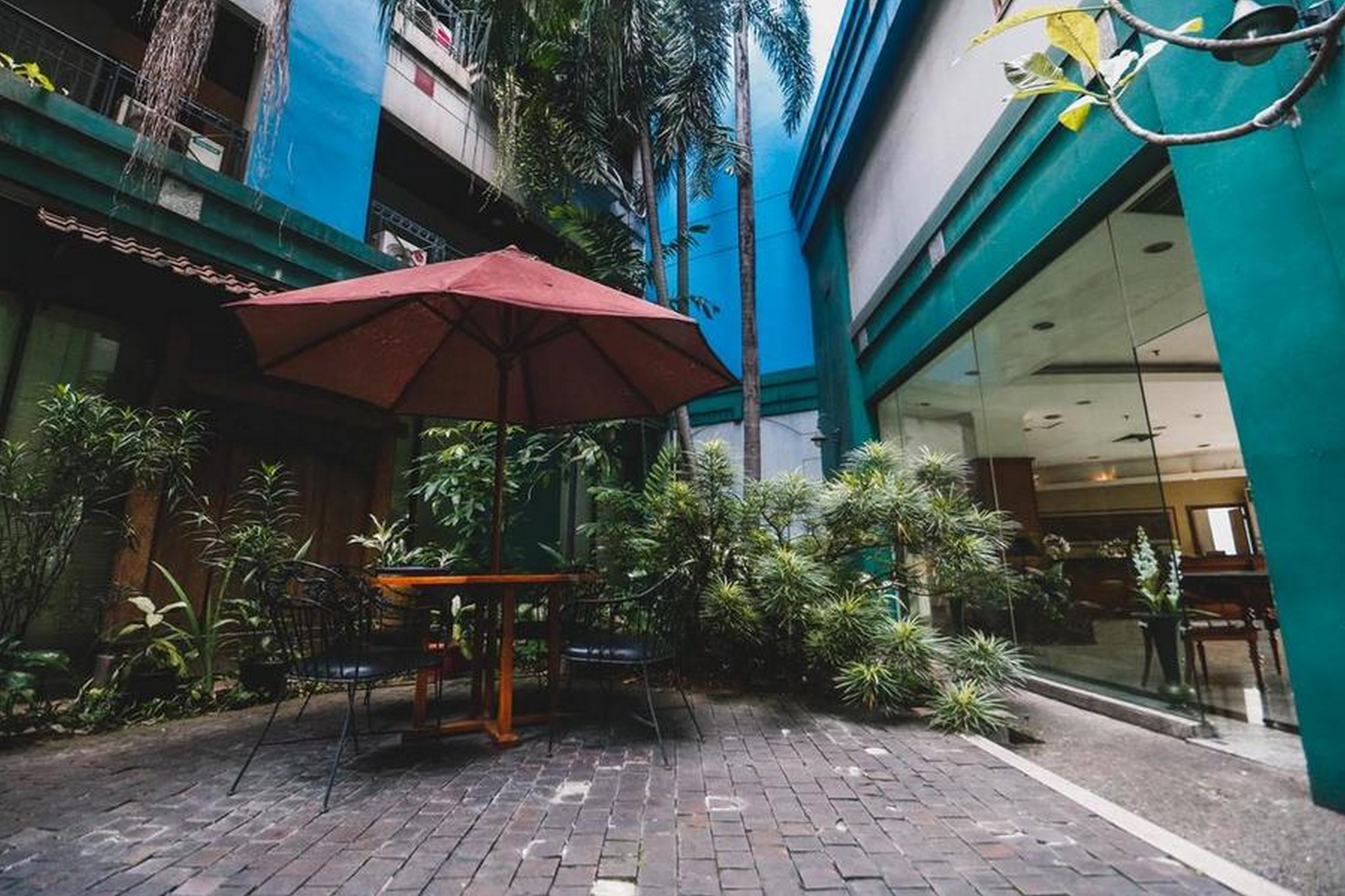 The Paragon Hotel by RedDoorz