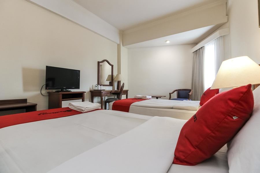 The Paragon Hotel by RedDoorz
