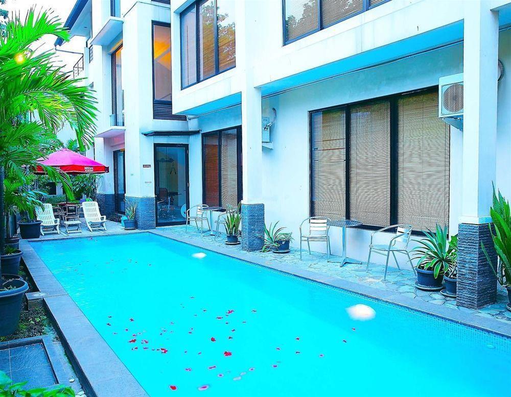 Arimbi Pejaten Suites