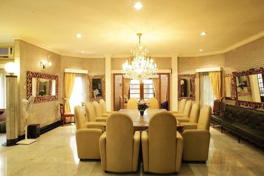 Arimbi Pejaten Suites