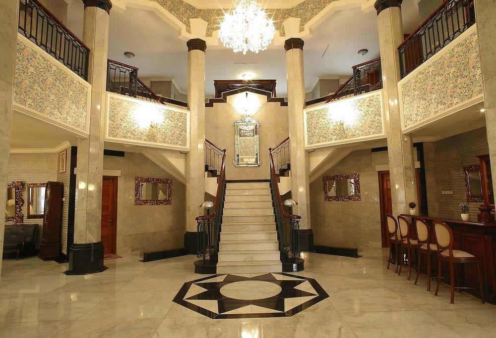 Arimbi Pejaten Suites