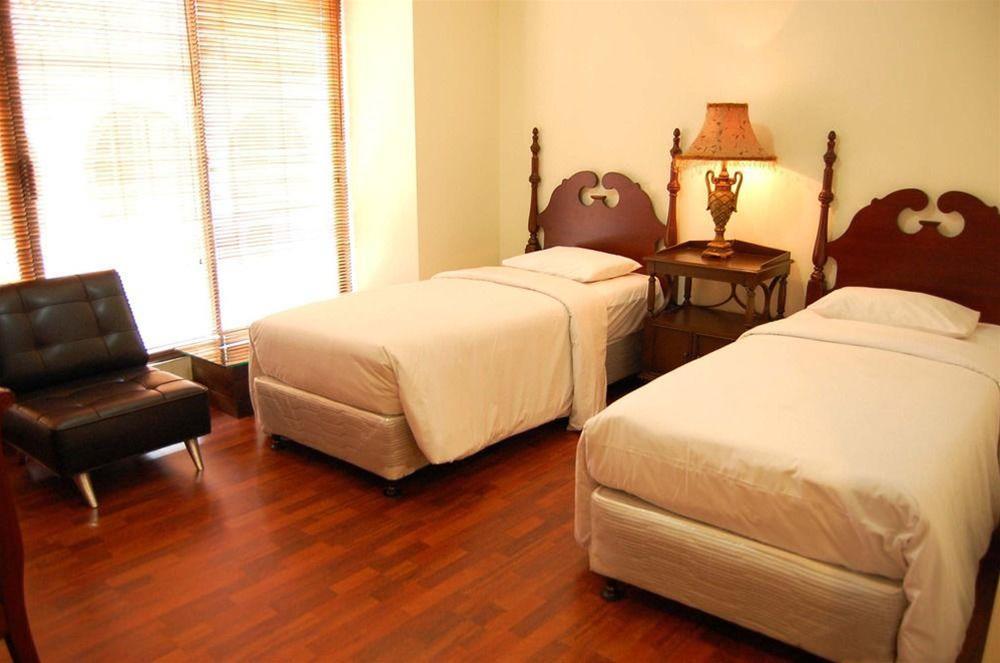 Arimbi Pejaten Suites