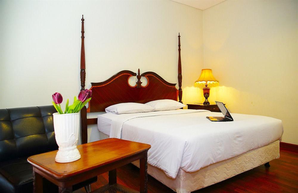 Arimbi Pejaten Suites