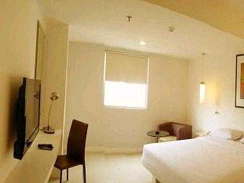 The Plaza Hotel Glodok