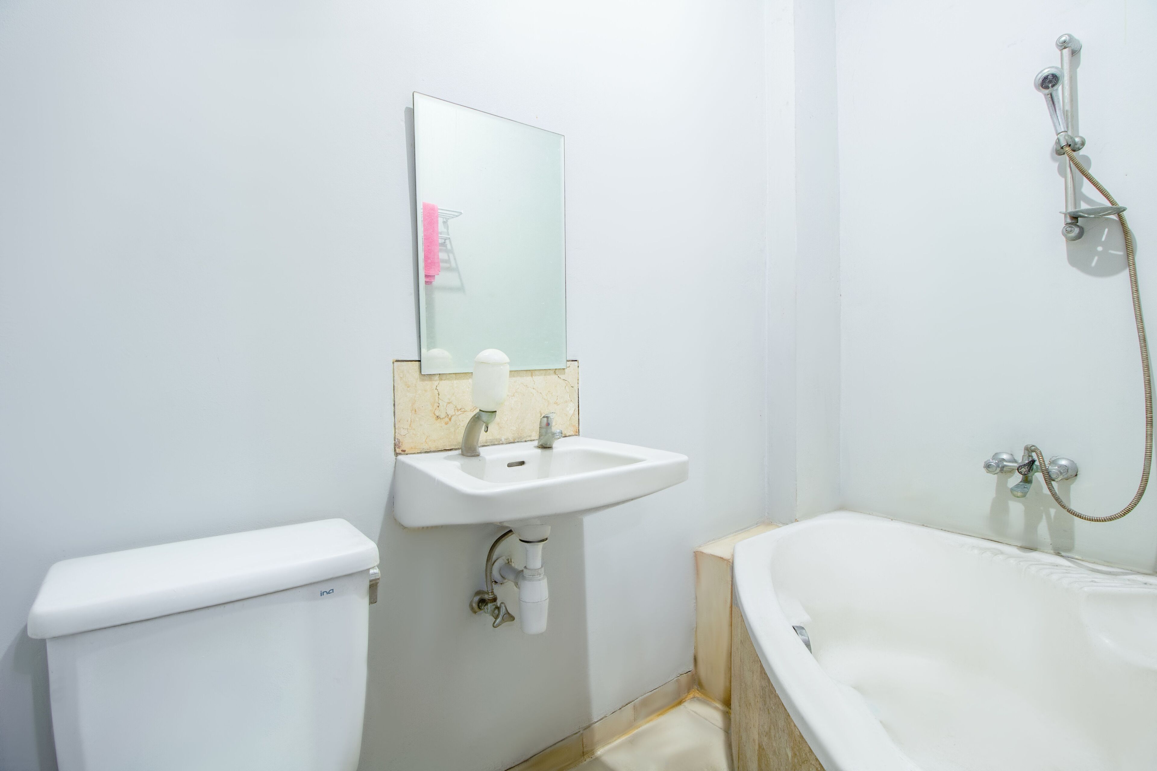 OYO 90696 Tobana House Bintaro