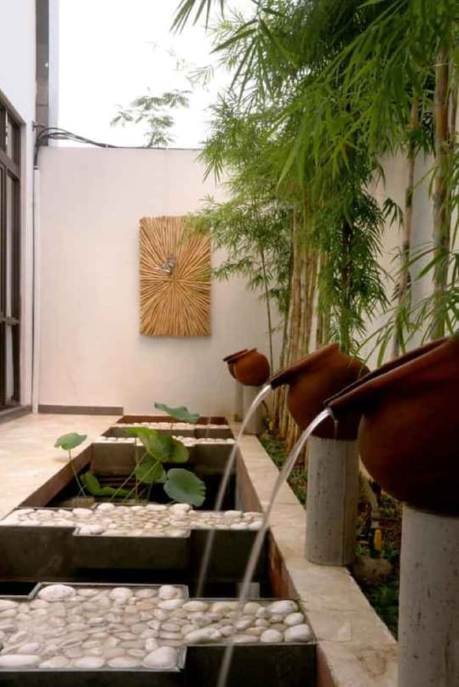 Urbanest Inn House Slipi