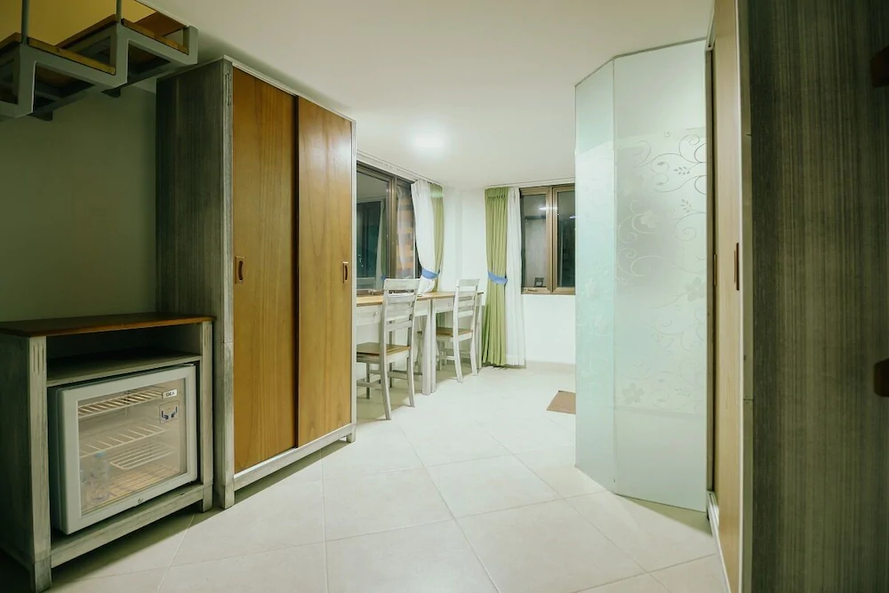 Urbanest Inn House Slipi