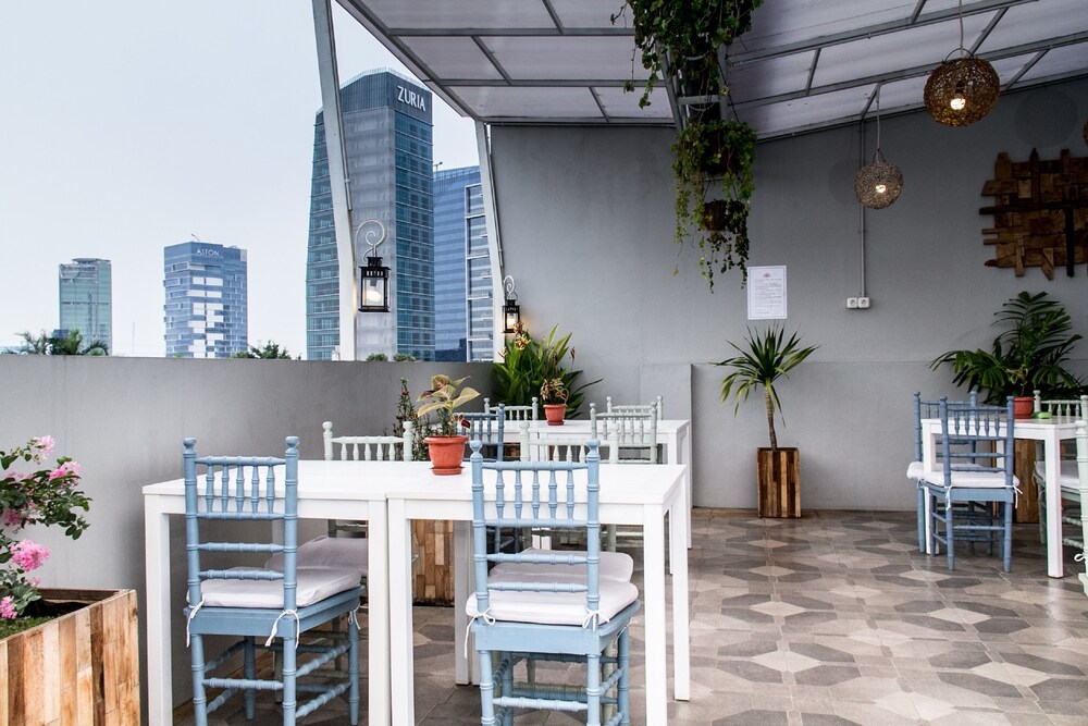 Urbanest Inn House TB Simatupang