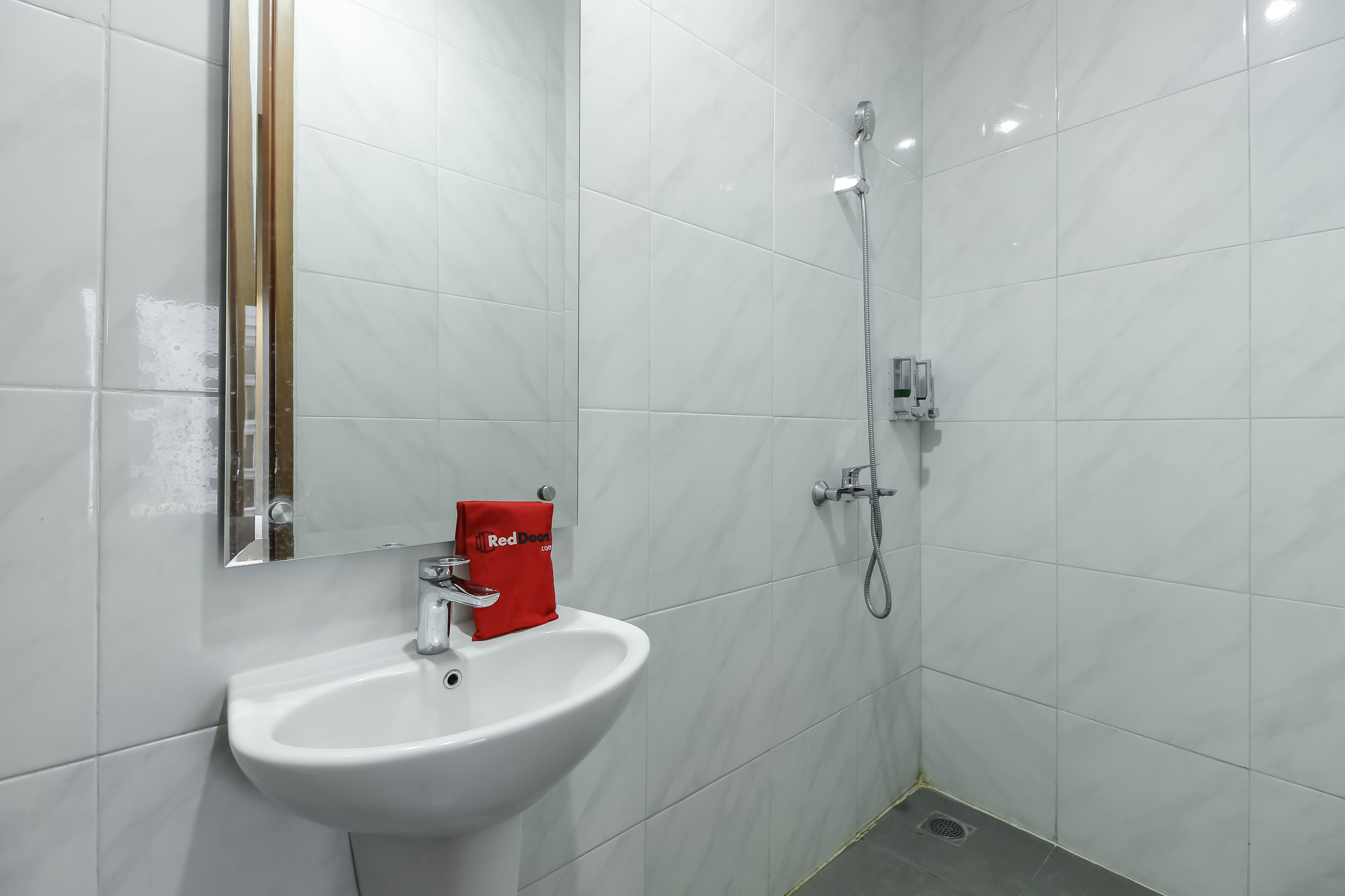 U Stay Hotel Tebet by RedDoorz