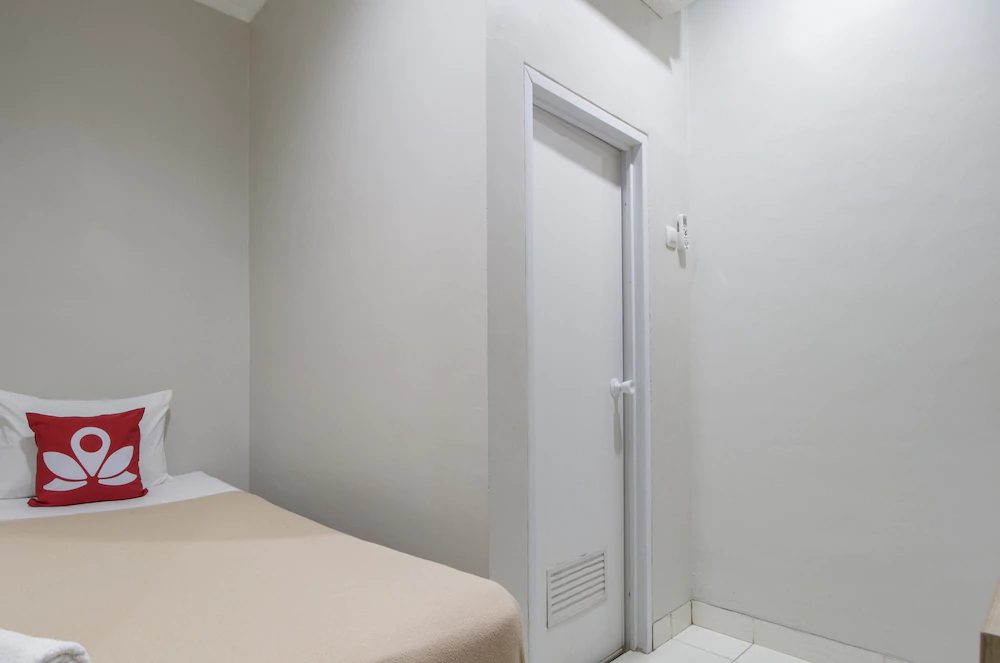 Verde Residence by ZEN Rooms