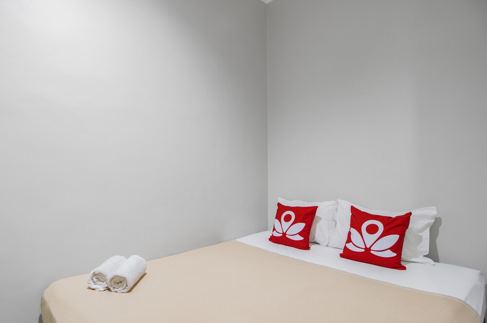 Verde Residence by ZEN Rooms