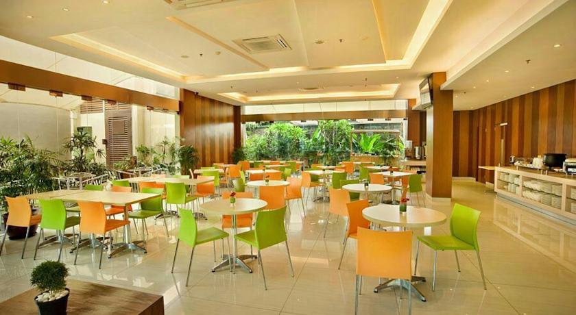 V Hotel Tebet