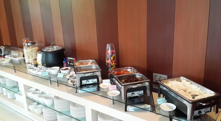 V Hotel Tebet