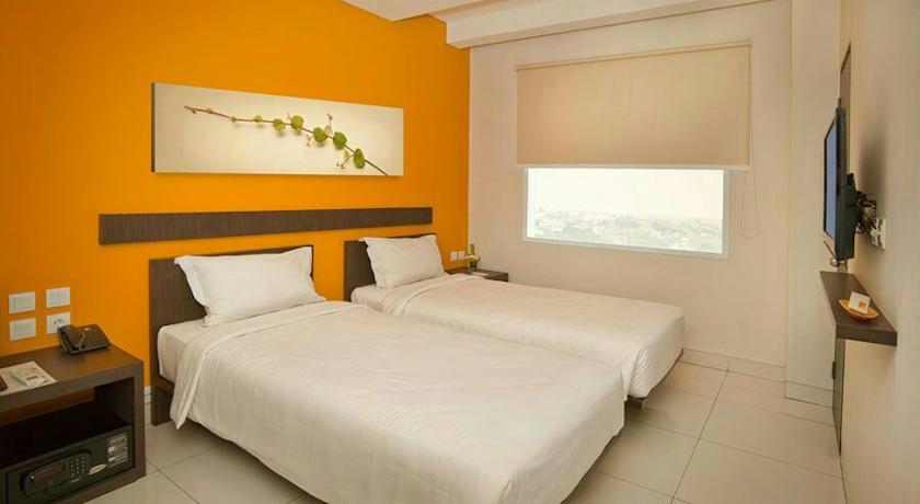 V Hotel Tebet