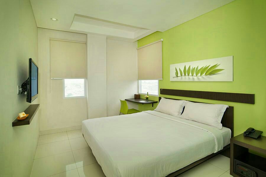 V Hotel Tebet