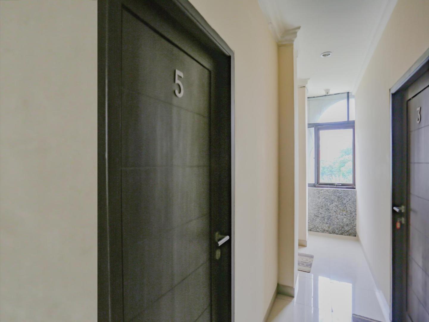 Wisma Basco Syariah by OYO Rooms