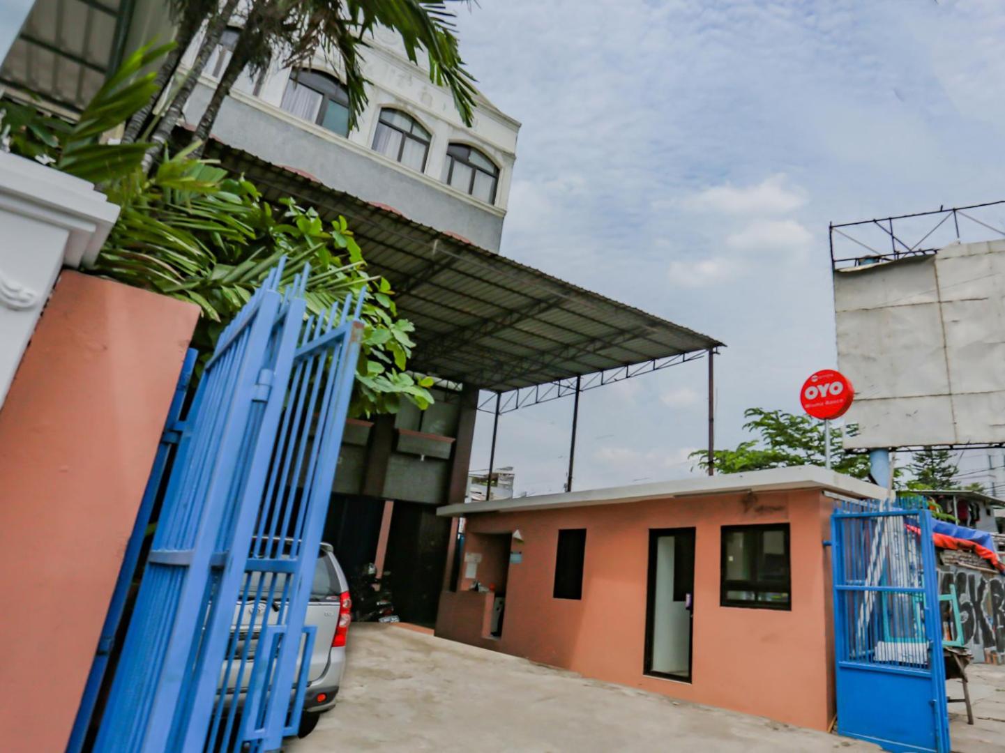 Wisma Basco Syariah by OYO Rooms