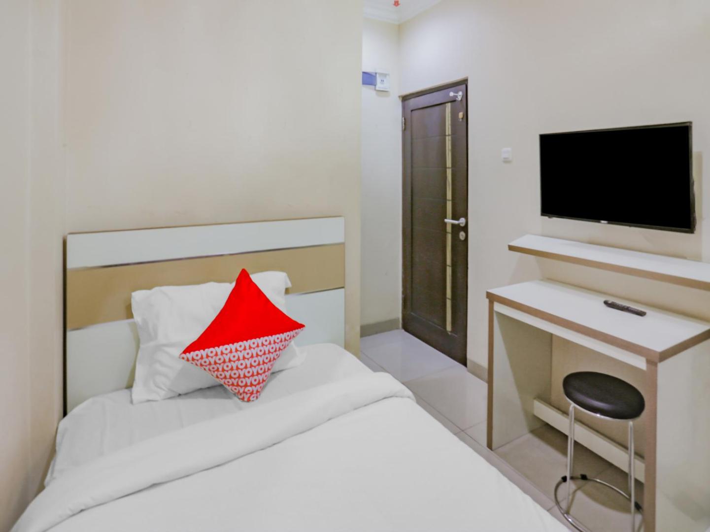 Wisma Basco Syariah by OYO Rooms