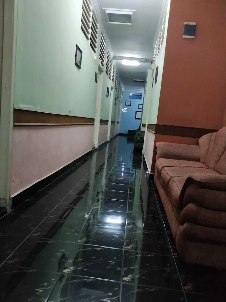 Wisma Kurnia Raharja by OYO