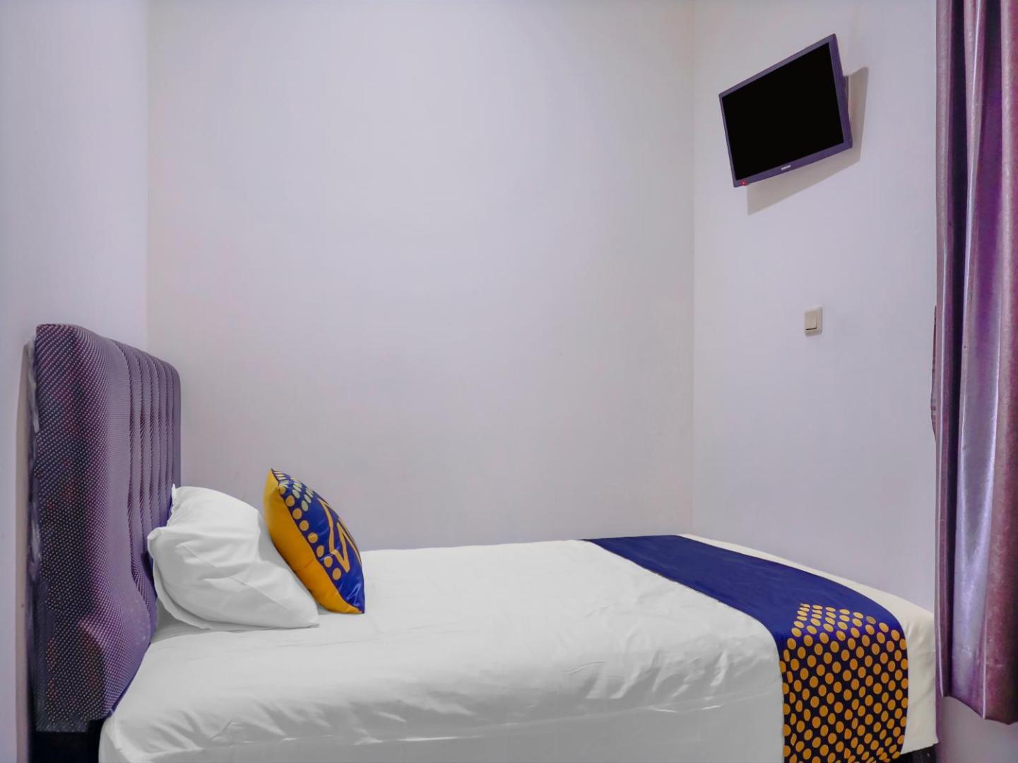 Wisma Madinah Syariah by OYO Rooms
