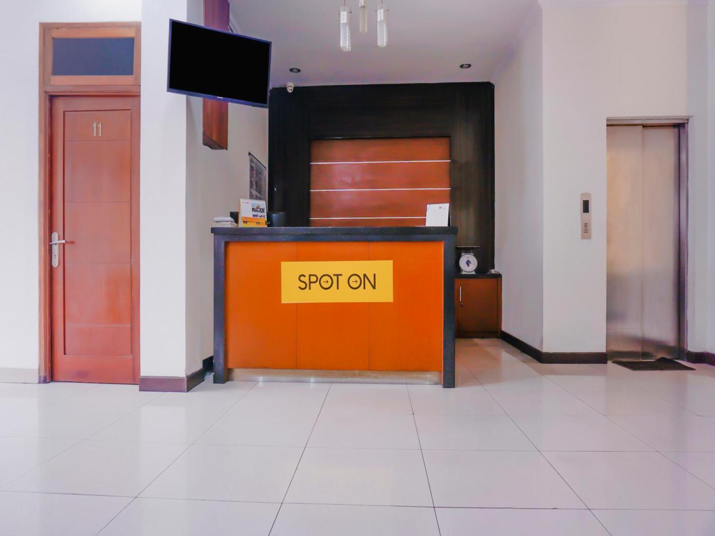 Wisma Madinah Syariah by OYO Rooms