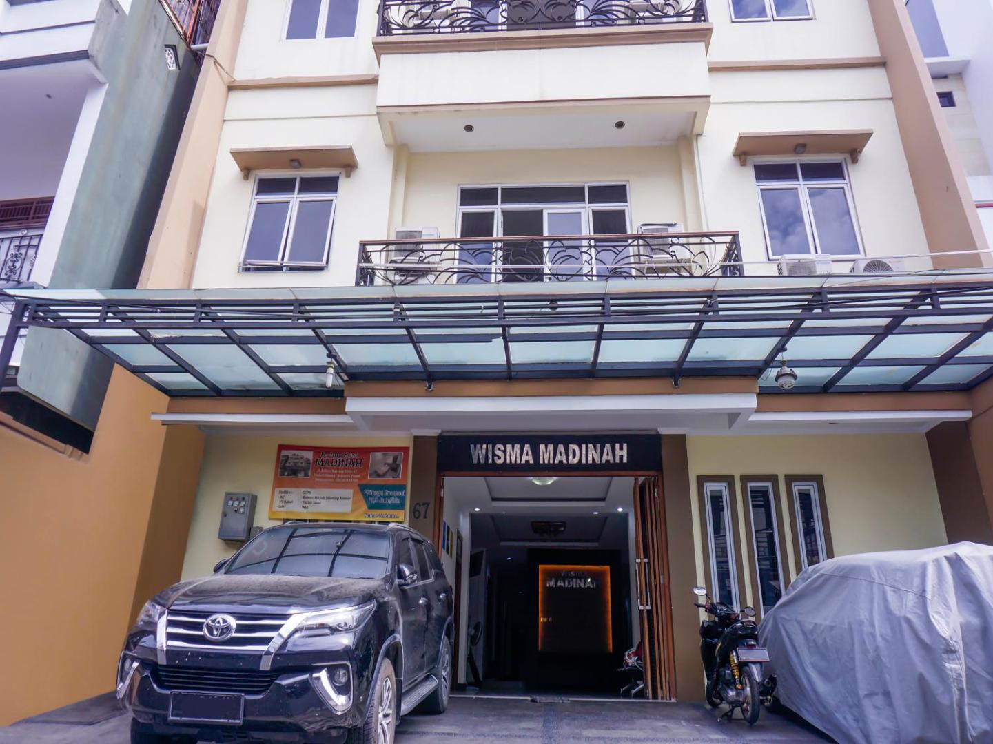 Wisma Madinah Syariah by OYO Rooms