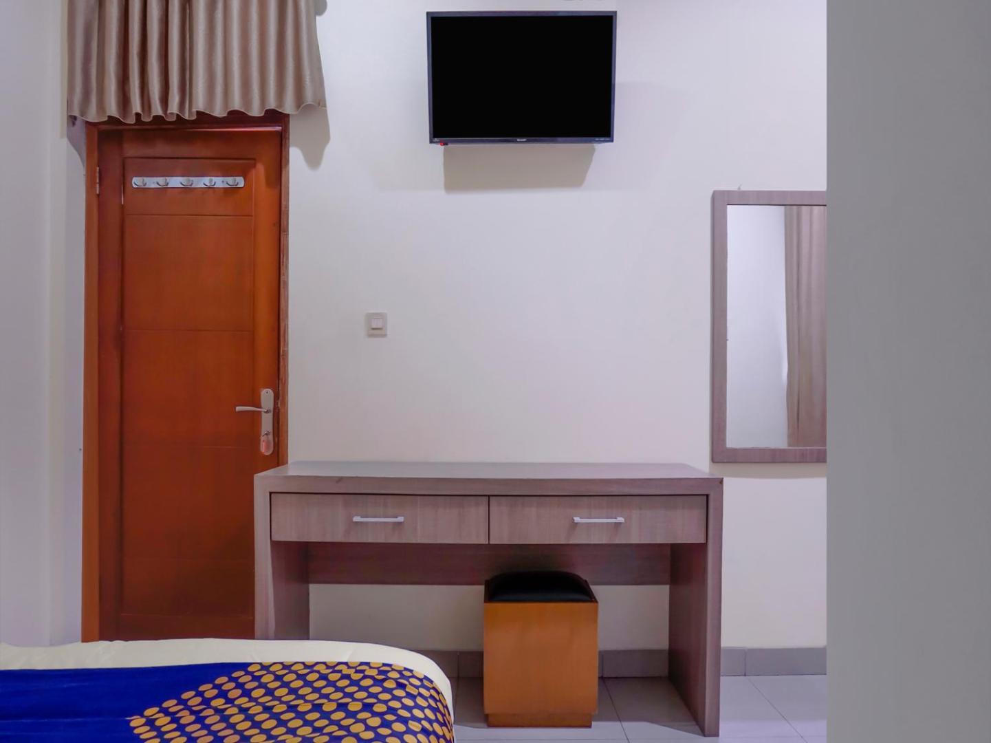 Wisma Madinah Syariah by OYO Rooms