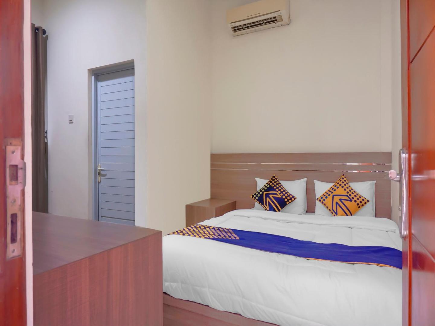 Wisma Madinah Syariah by OYO Rooms