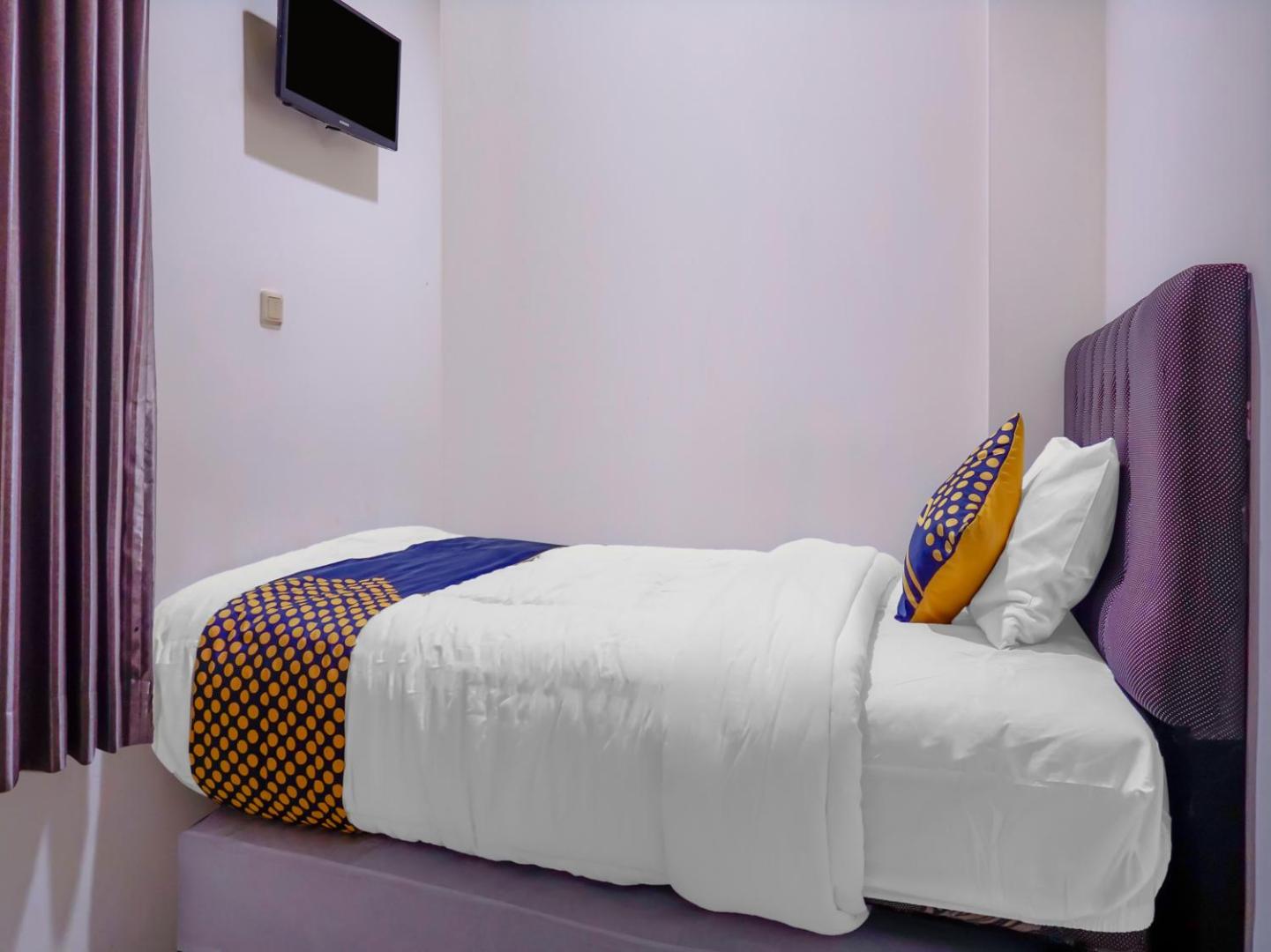 Wisma Madinah Syariah by OYO Rooms