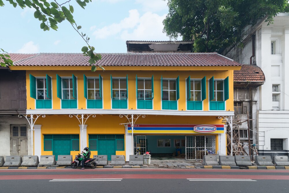 Wonderloft Hostel