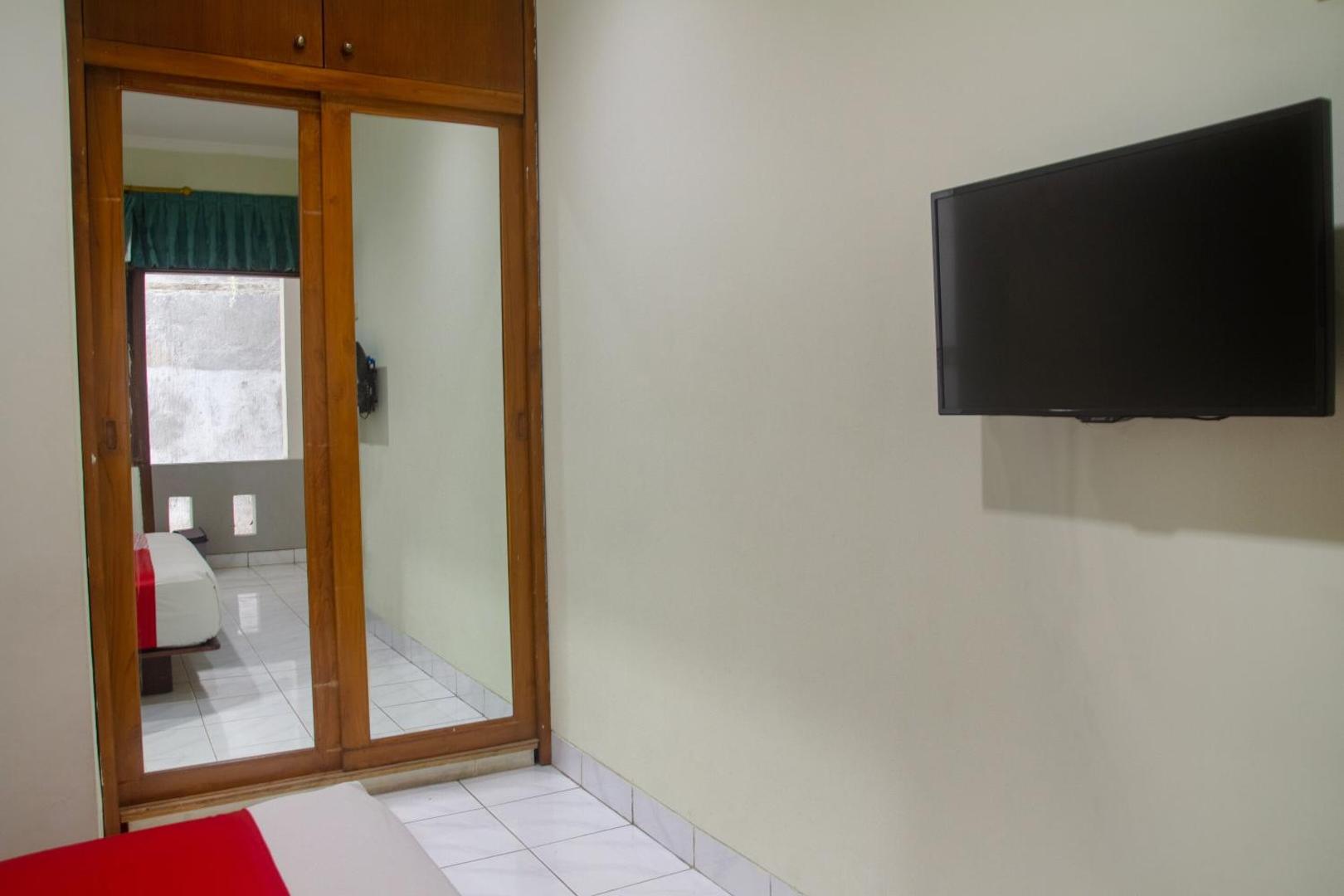 Wtc Kuningan by OYO Rooms