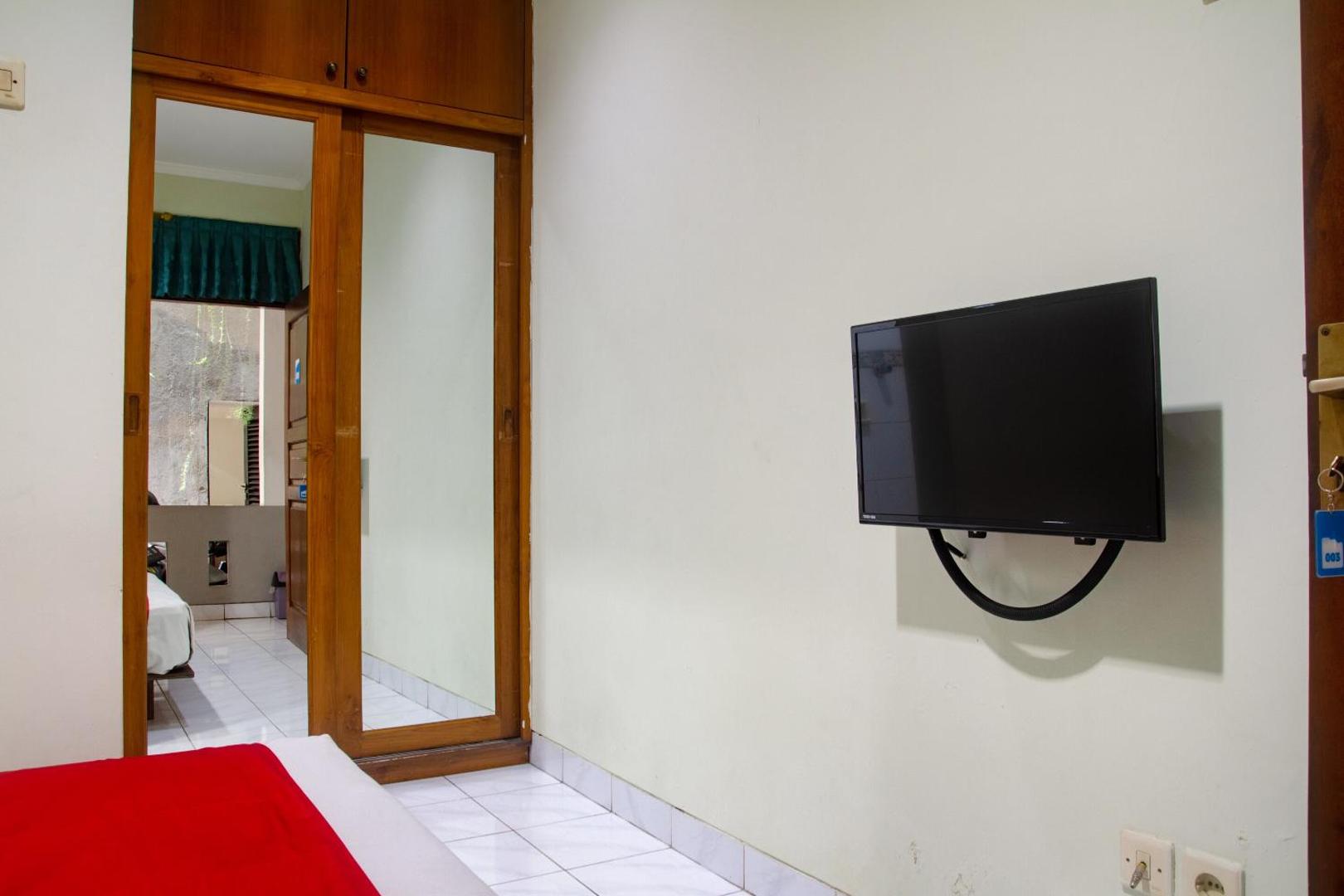 Wtc Kuningan by OYO Rooms