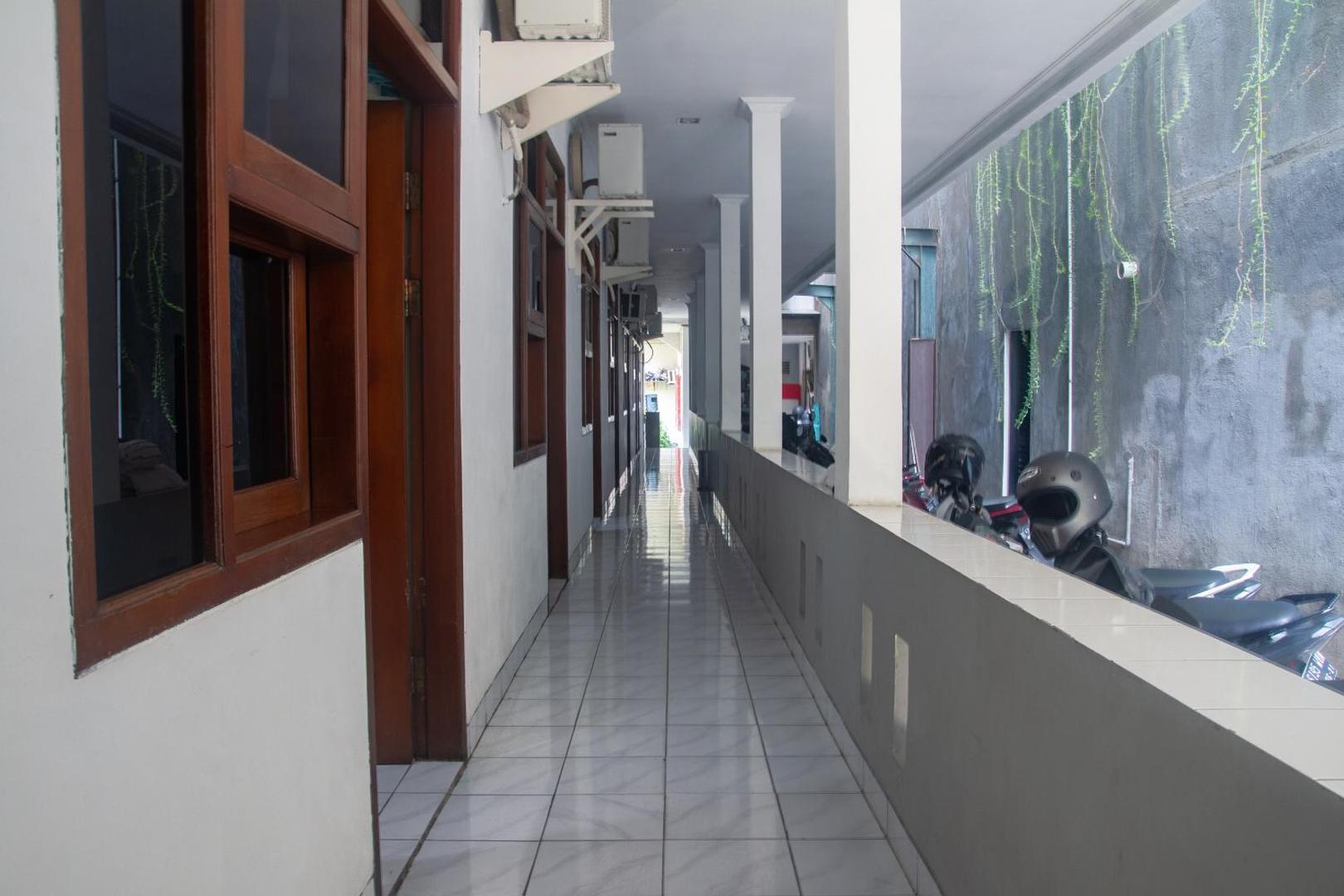 Wtc Kuningan by OYO Rooms