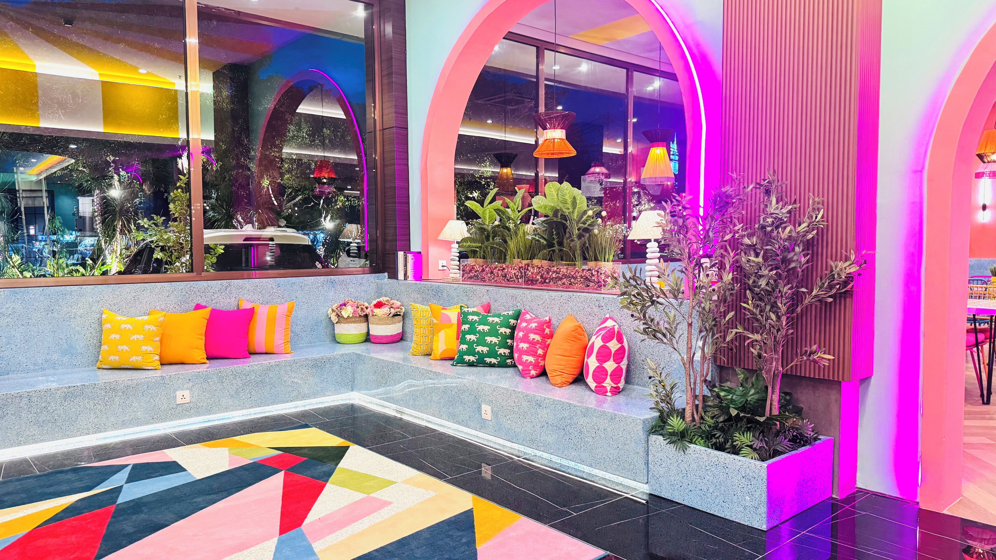 Yellow Bee Resort Cililitan