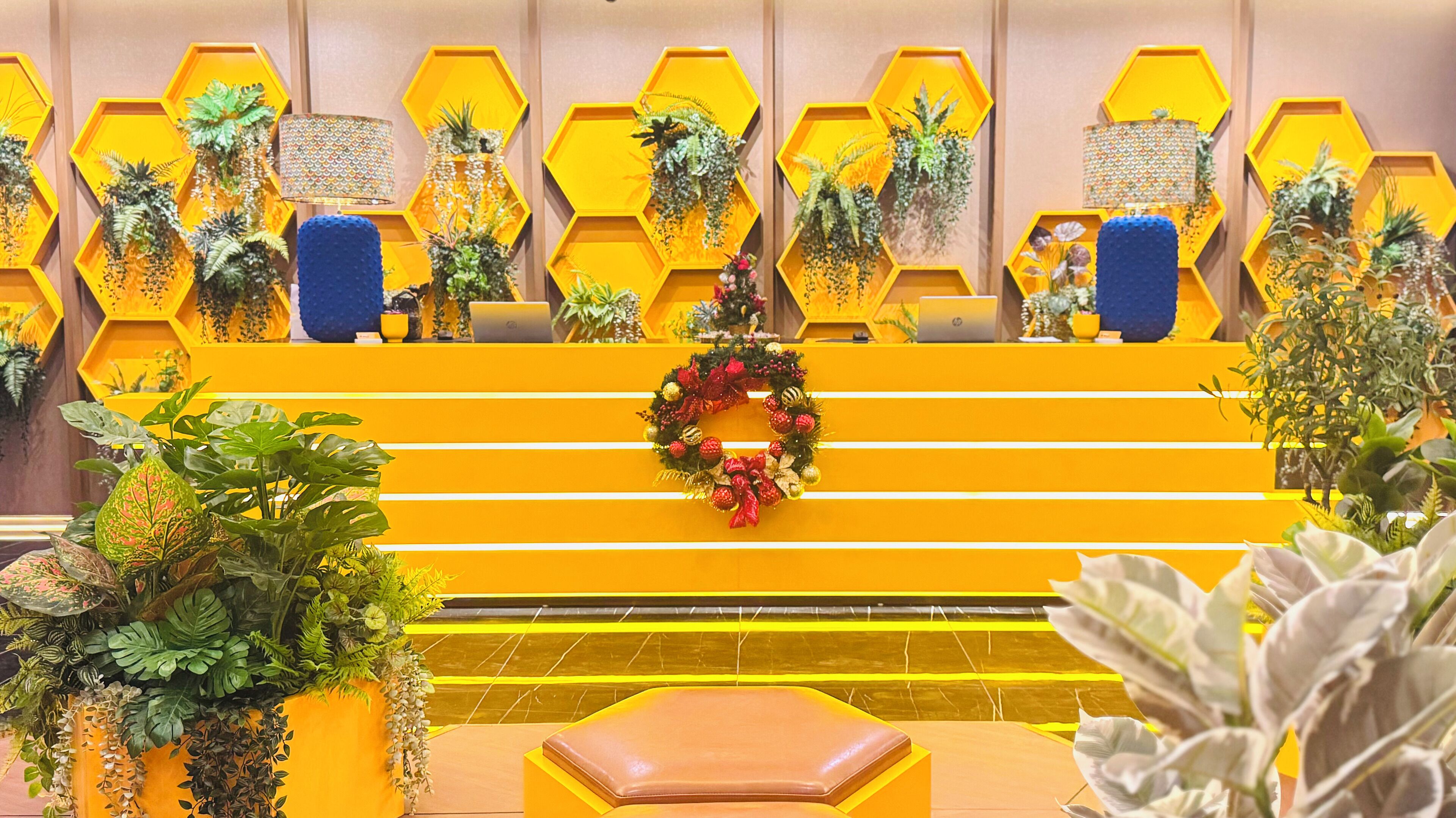 Yellow Bee Resort Cililitan