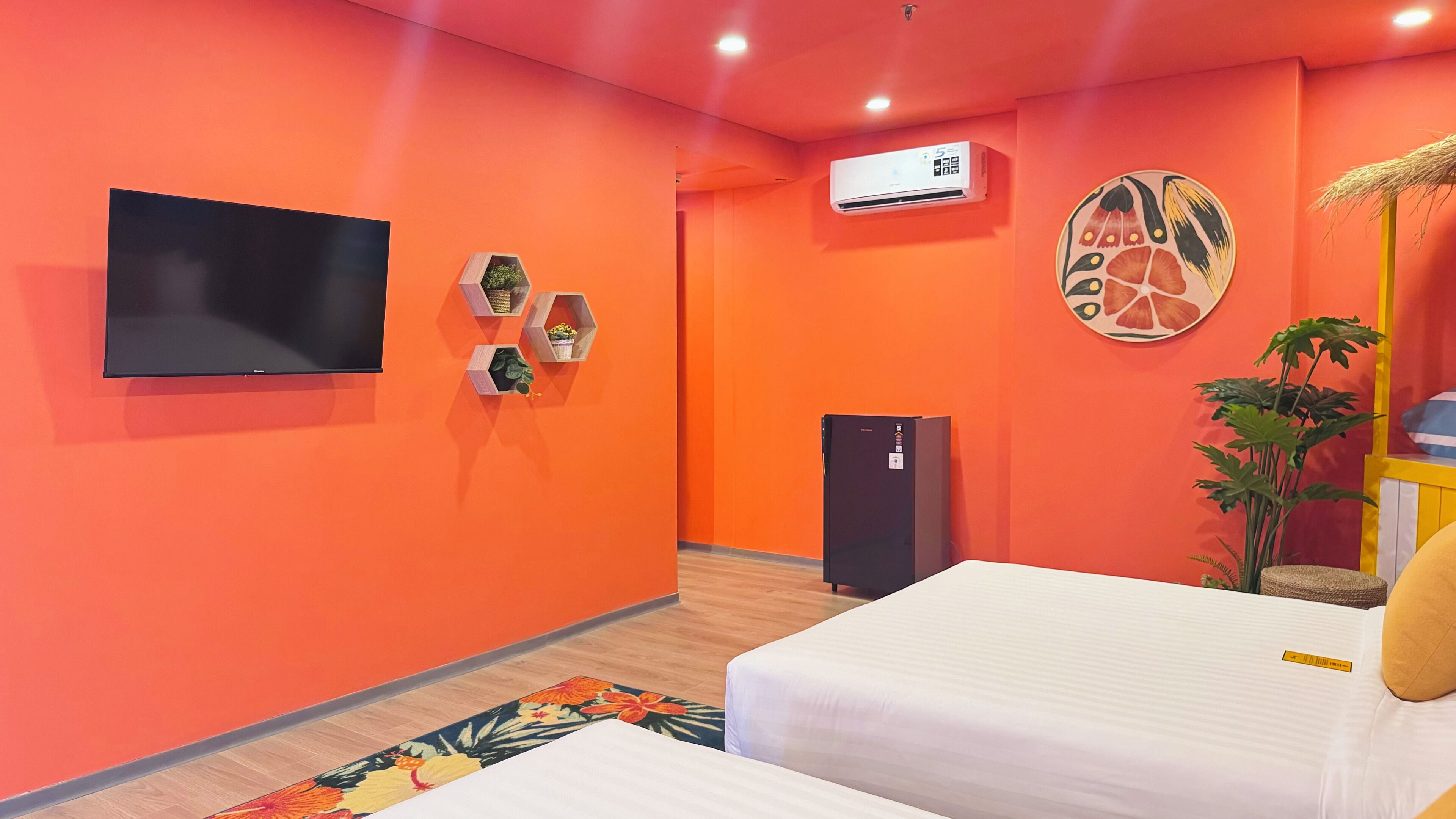 Yellow Bee Resort Cililitan