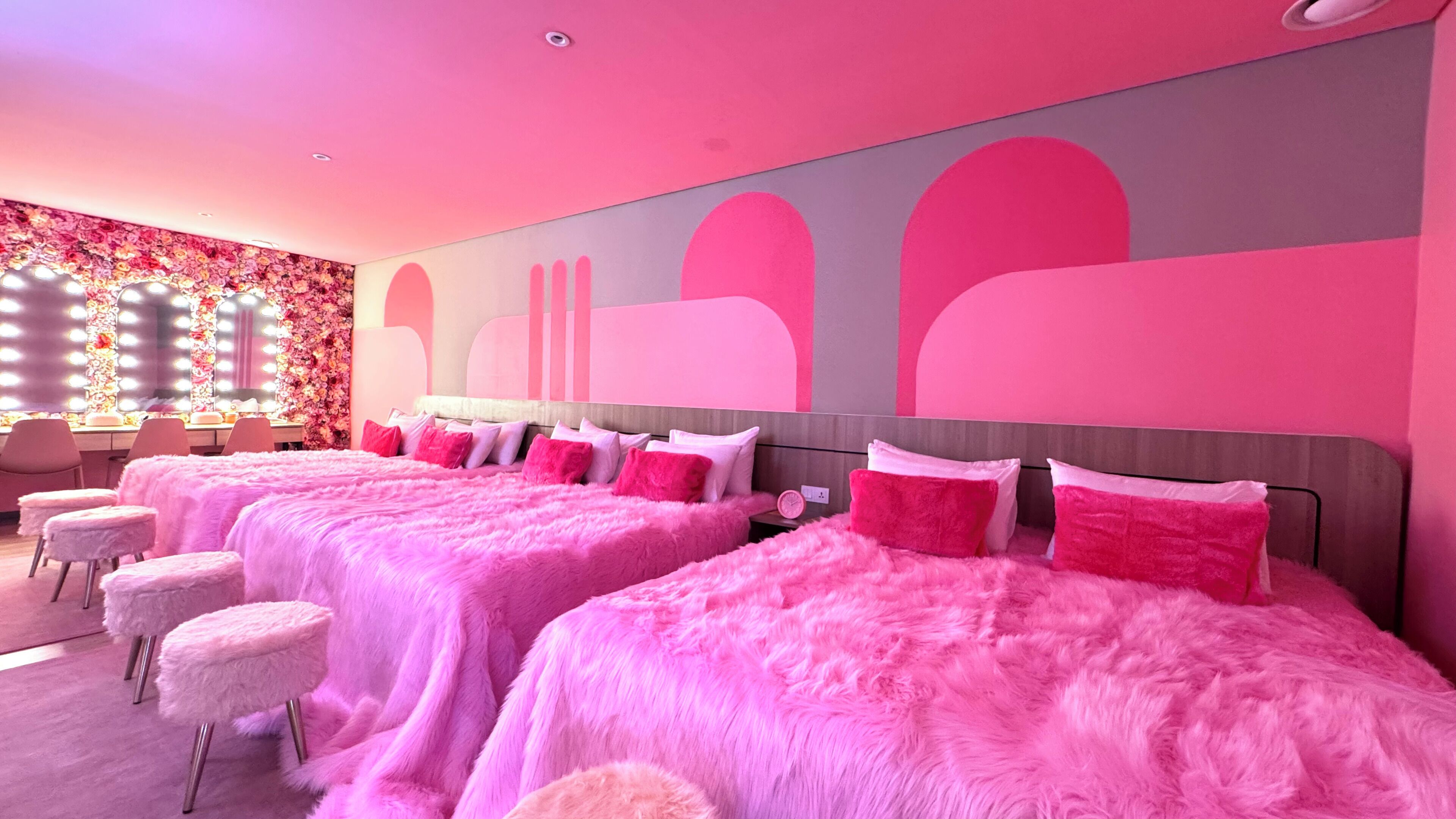 Yellow Bee Resort Cililitan