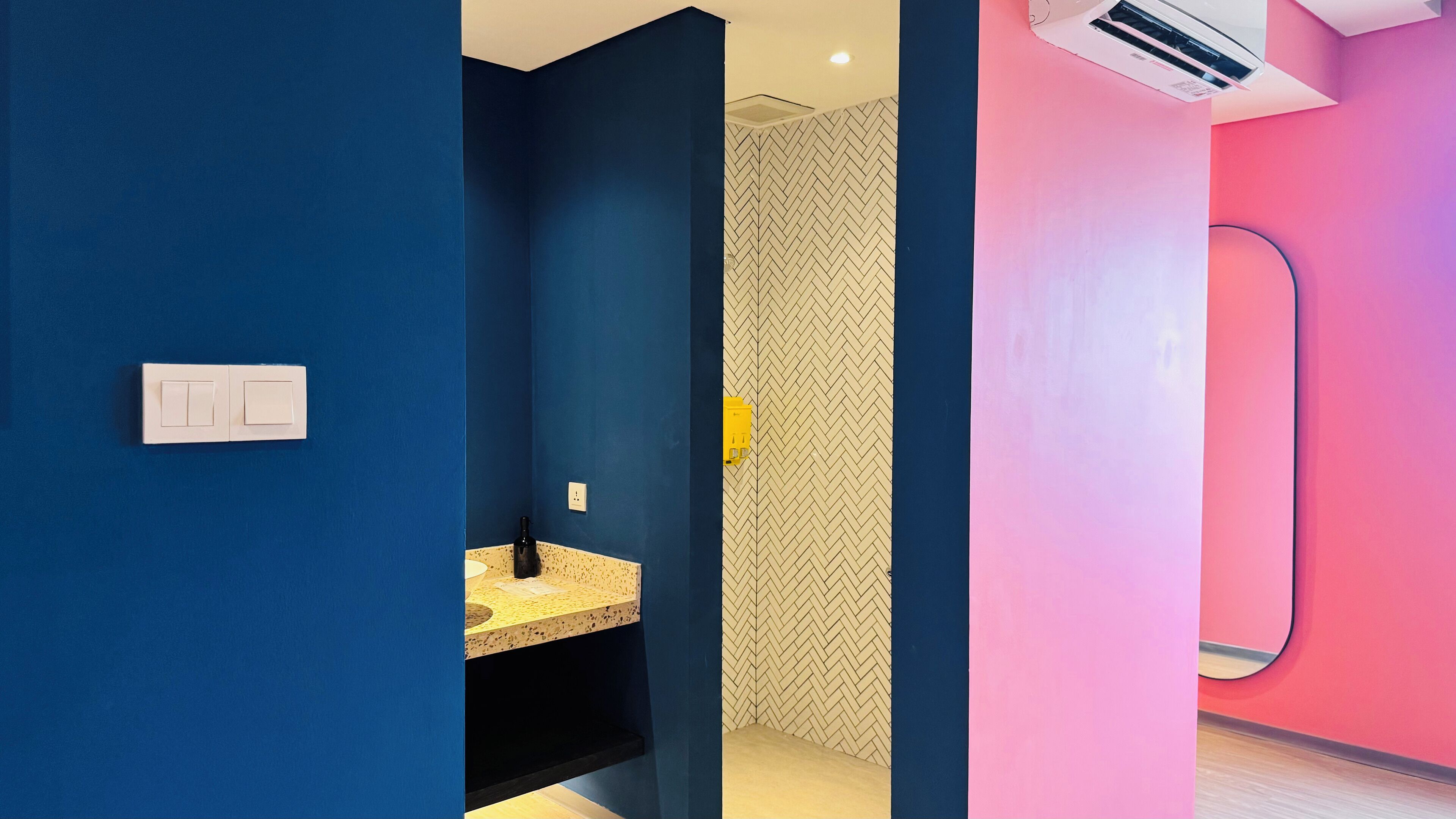 Yellow Bee Resort Cililitan