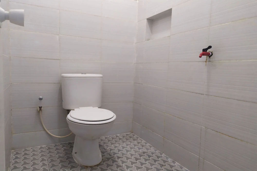 Yulia Guesthouse by OYO Rooms