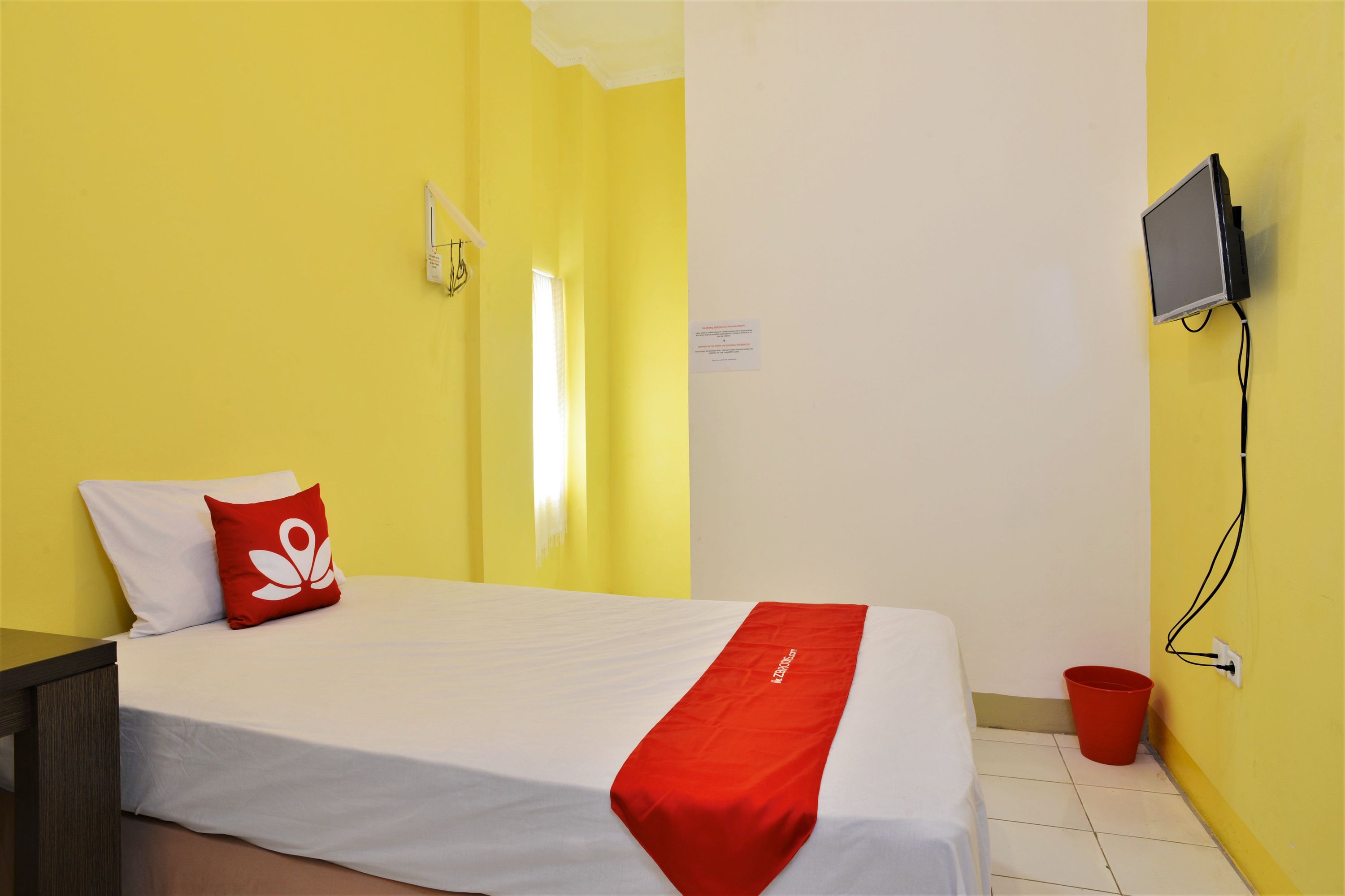 ZEN Rooms Basic Near Pasar Baru