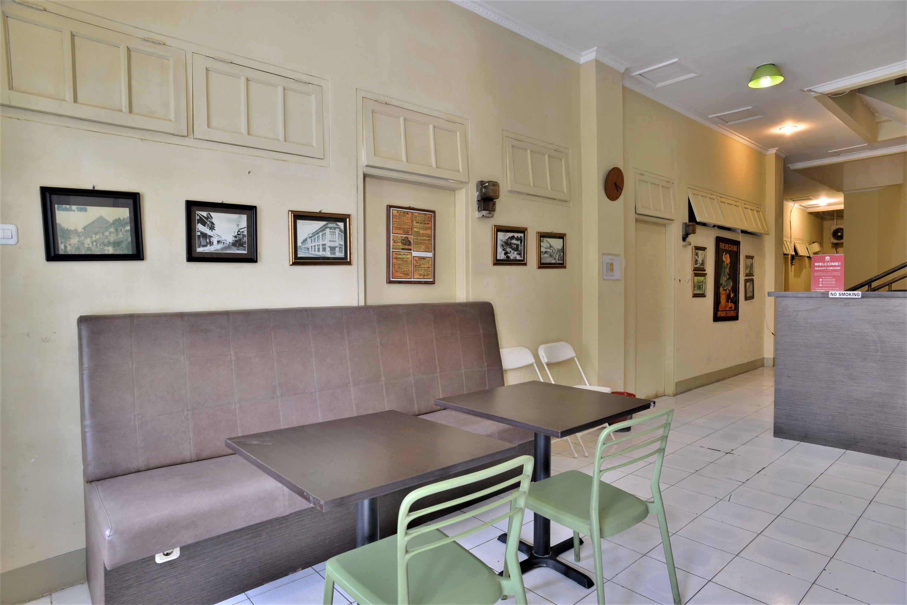 ZEN Rooms Basic Near Pasar Baru