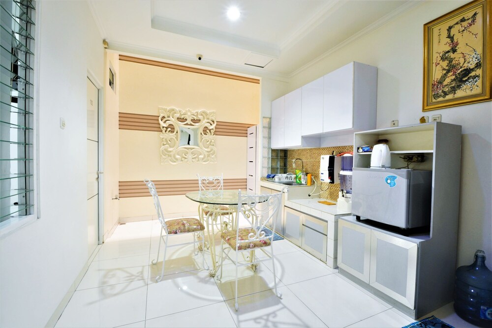 ZEN Rooms Basic Sunter Agung Utara Syariah