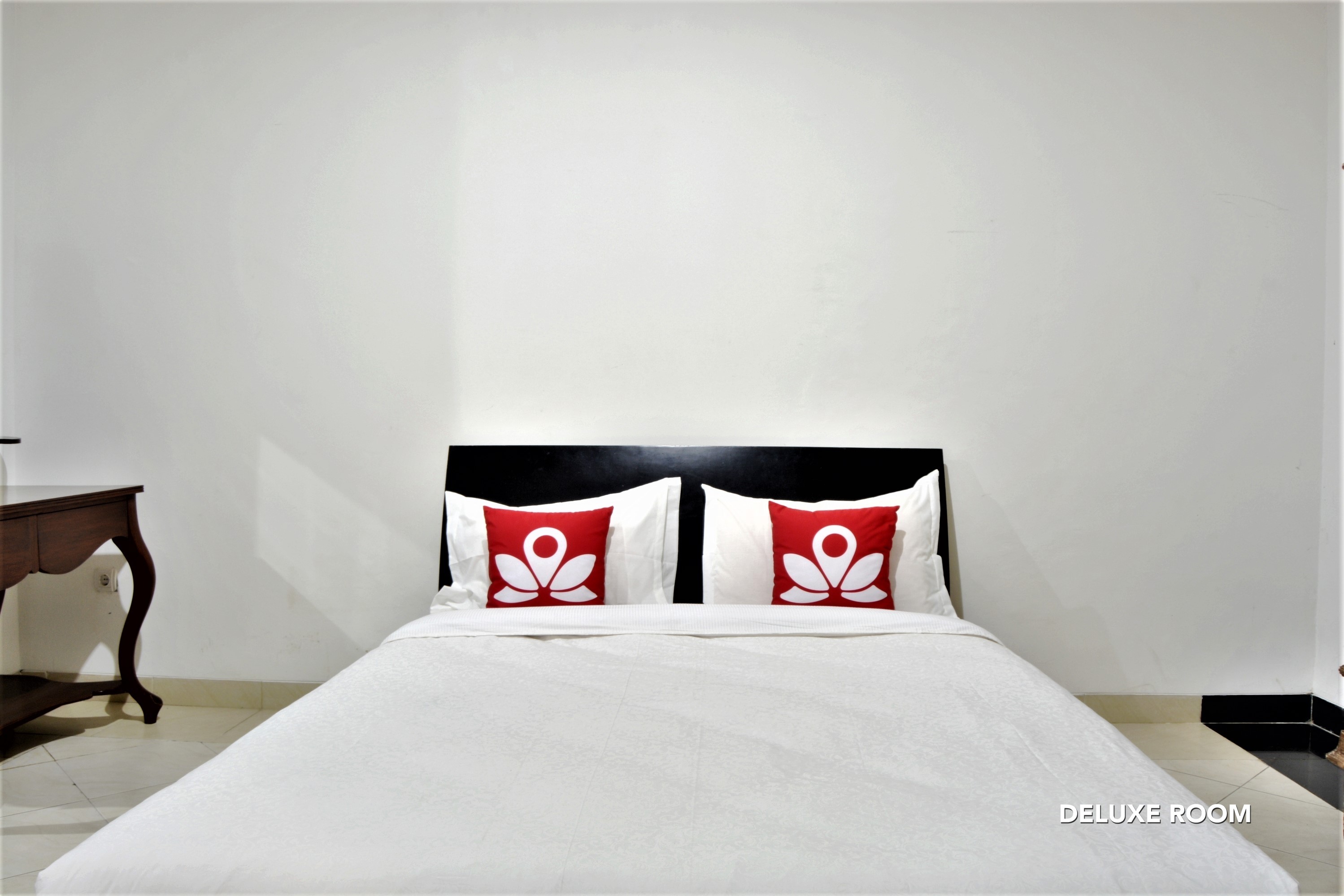 Zen Rooms Chic Home Kemang