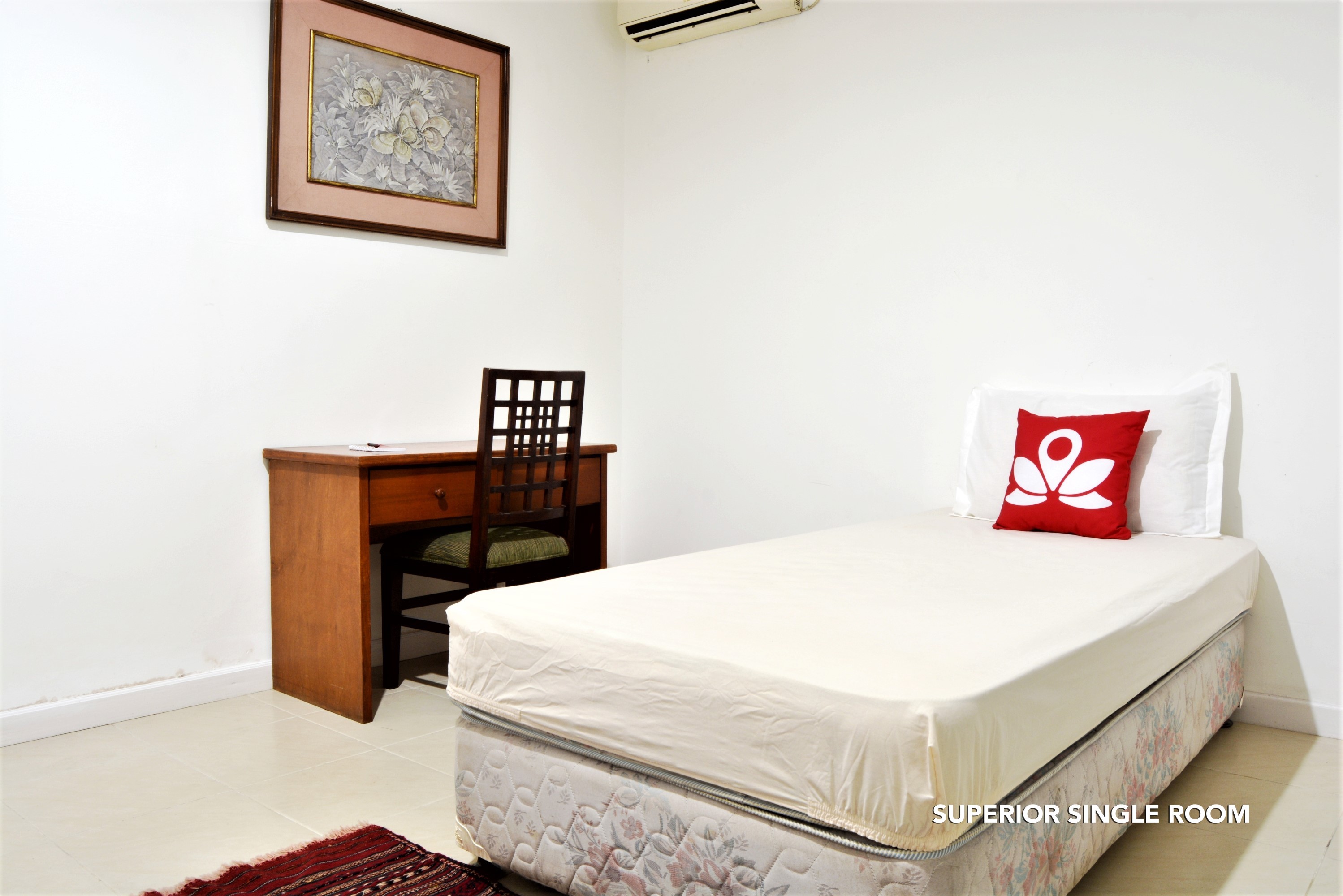 Zen Rooms Chic Home Kemang