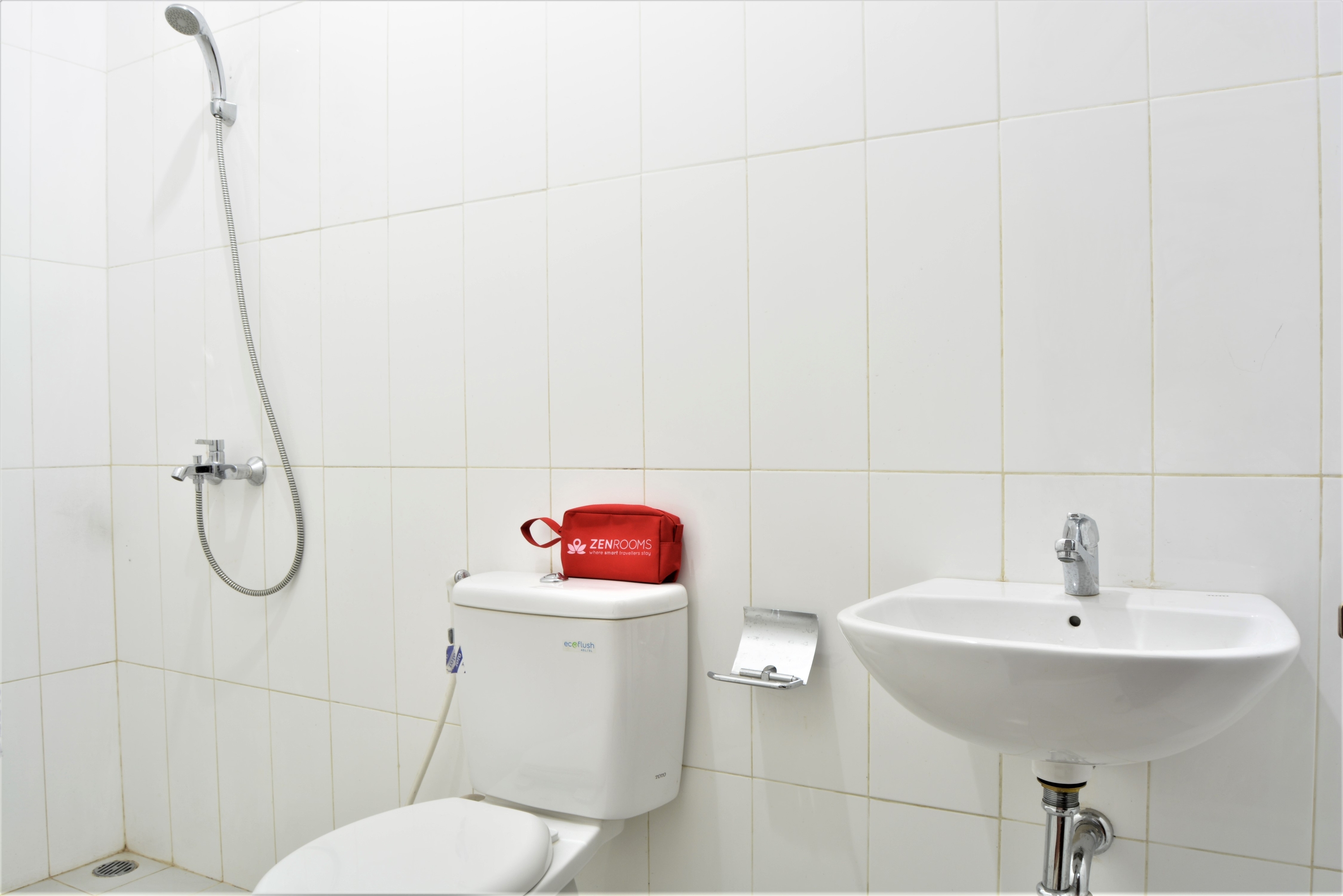 Zen Rooms Chic Home Kemang