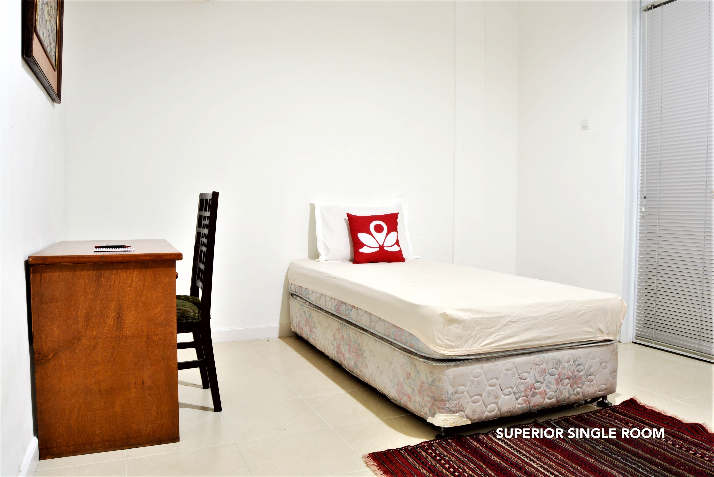 Zen Rooms Chic Home Kemang
