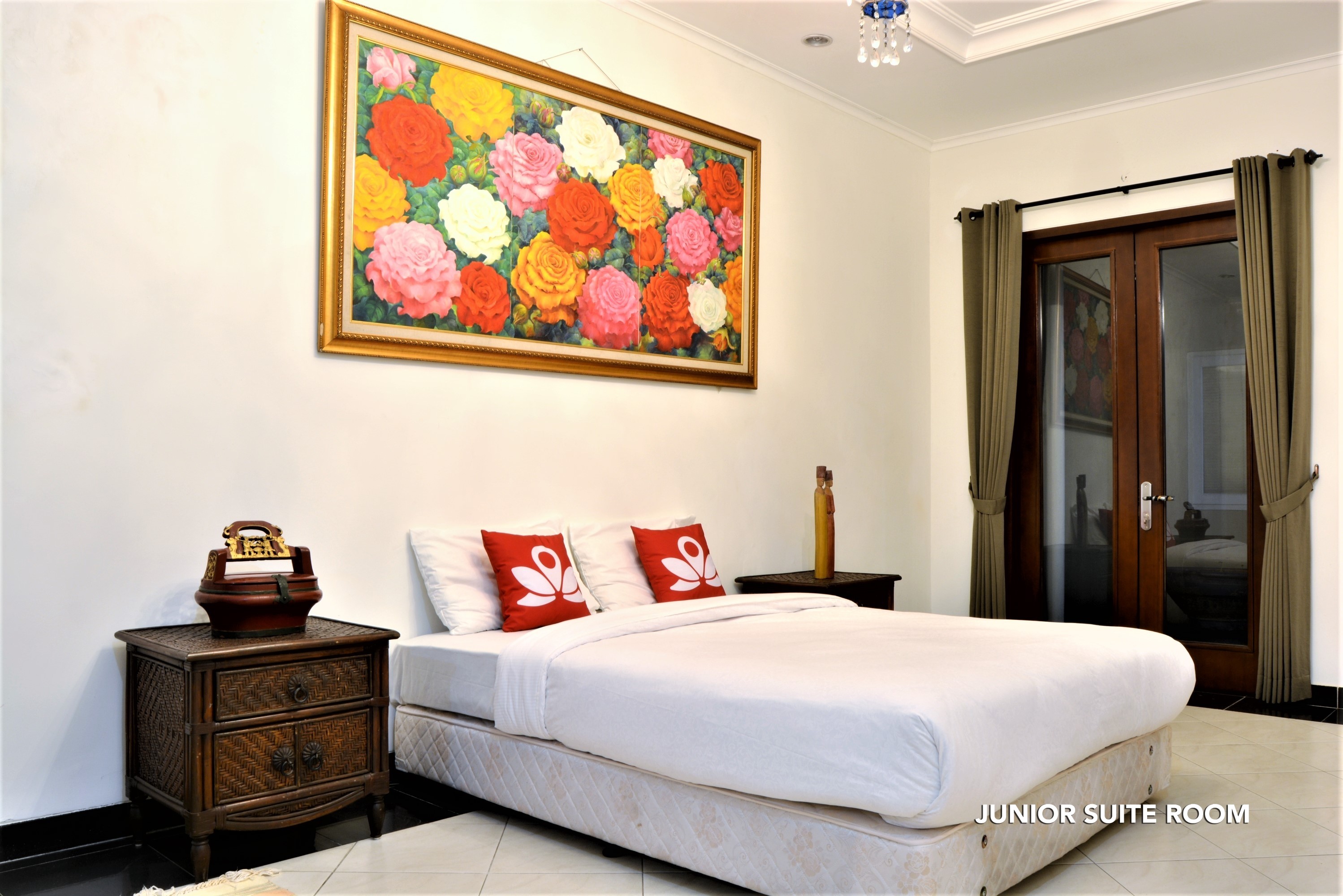 Zen Rooms Chic Home Kemang