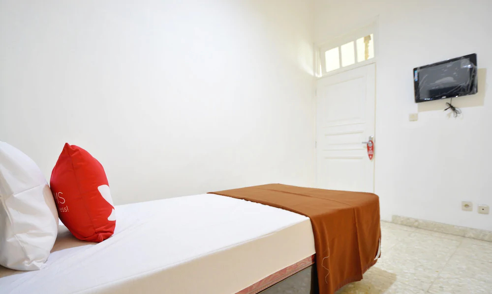 ZEN Rooms Kemang G17